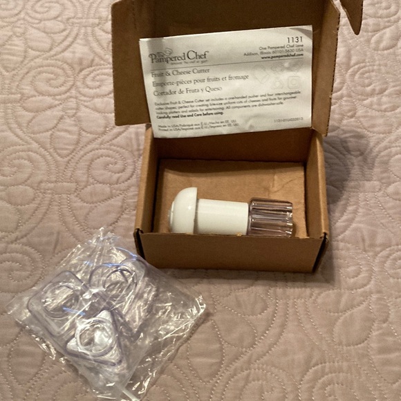 The Pampered Chef Kitchen Fruit And Cheese Cutter Poshmark